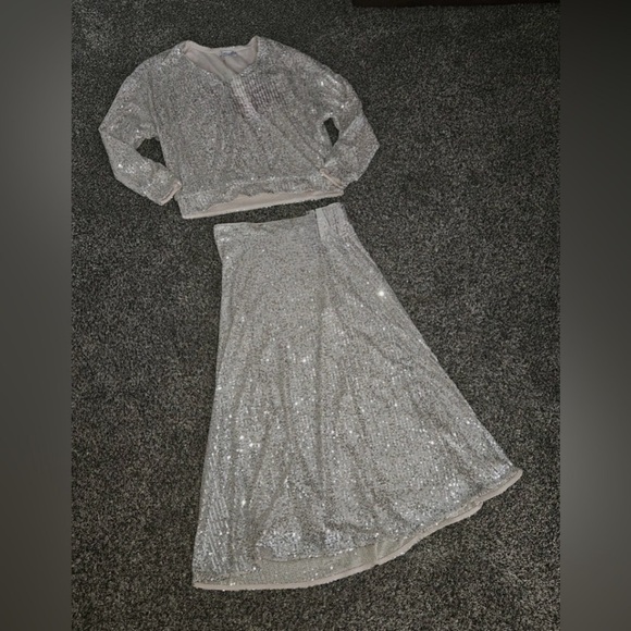 Dex Shimmering Sequin Skirt set Size M-L - Picture 10 of 10